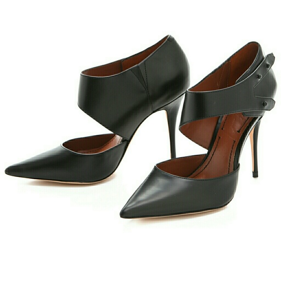 Elizabeth and James Black Heels - Picture 1 of 8